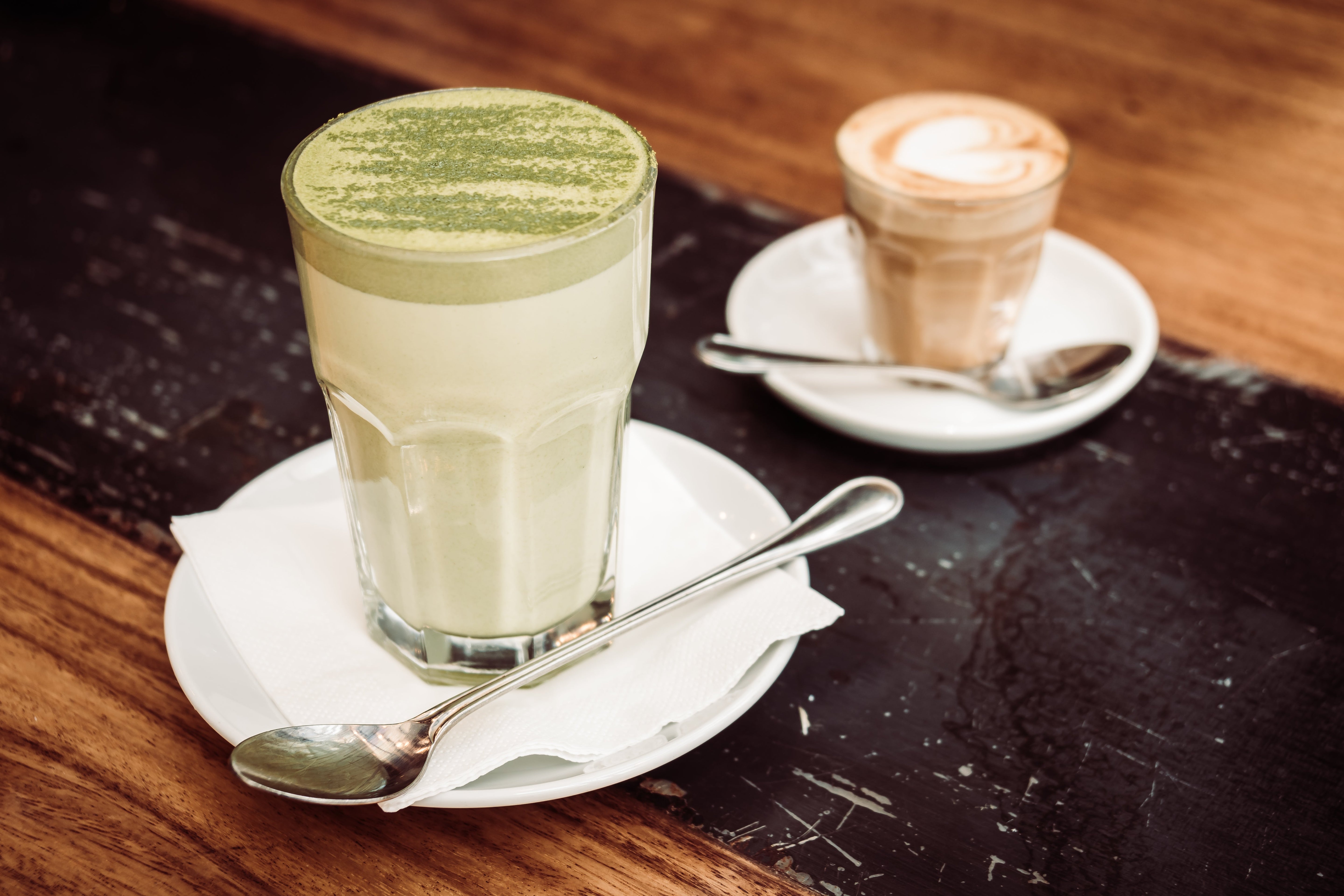 Matcha vs Hojicha : quelles différences entre ces thés japonais ?