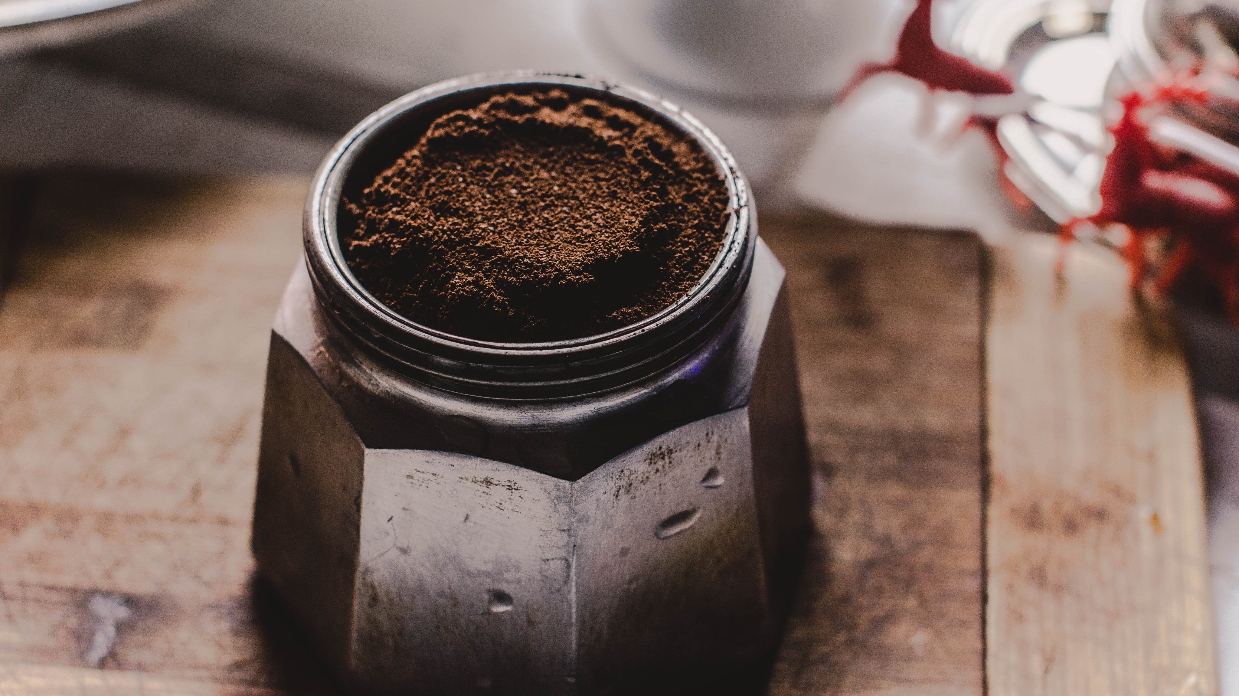 Café moulu ou en grain : qu’est-ce que ça change dans la tasse ?