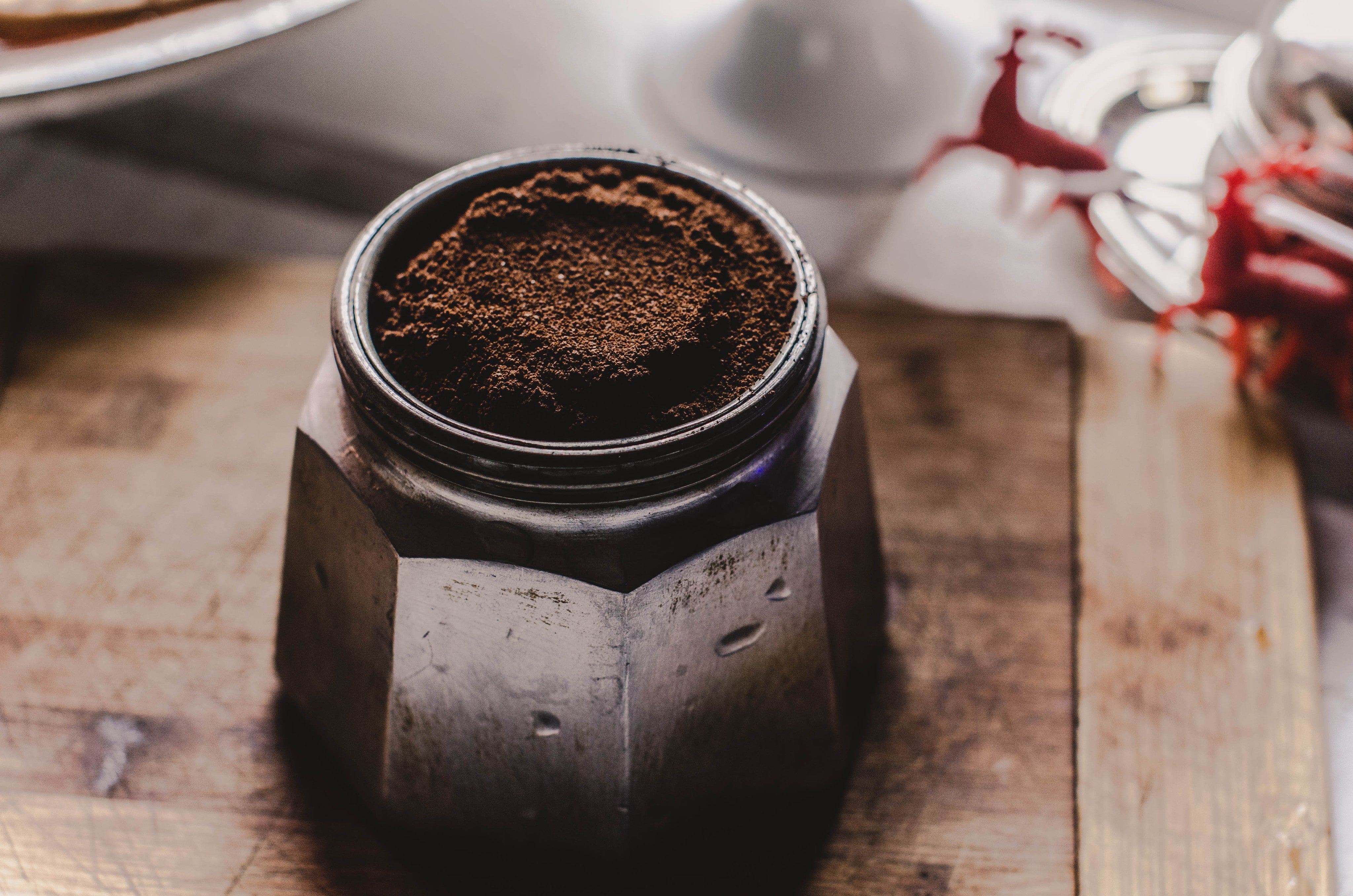 Café moulu ou en grain : qu’est-ce que ça change dans la tasse ?