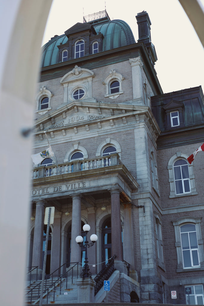 Hotel de ville au centre ville de sherbrooke