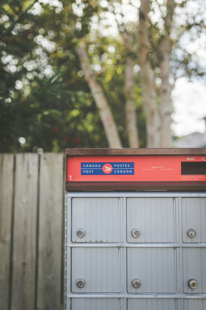 Livraison de colis via Poste Canada